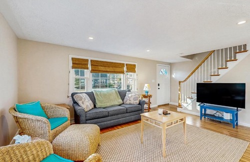 Teaticket House | Seabreeze Escape