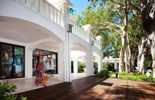Palm Cove Apartment | SeaBreeze Studios ( Room 2 ) - Palm Cove