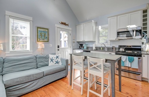 Seabrook Cabin | Seabrook Cabin- Private Hot Tub, Indoor & Outdoor Fires, 10 min. walk to town