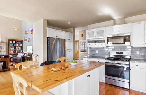 Oak Harbor House | Seacliff Haven | Waterfront Luxury, Stunning Views, Hot Tub & Game Room