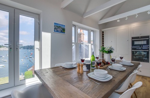 Polruan Apartment | Seacroft - Four Bedroom Apartment, Sleeps 8