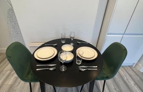 Southend-on-Sea Apartment | Seaforth Deluxe 2 bedroom apartment at Rockman Luxury Short Stays Lets and Accommodation