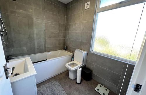 Southend-on-Sea Apartment | Seaforth Deluxe 2 bedroom apartment at Rockman Luxury Short Stays Lets and Accommodation
