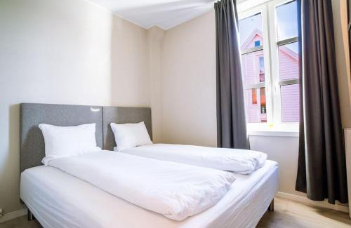 Sandviken Apartment | Seafront Apt. with Elevator and French Balcony
