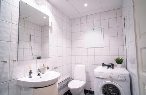 Sandviken Apartment | Seafront Apt. with Elevator and French Balcony