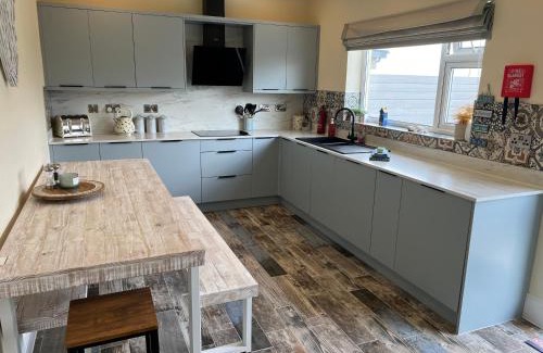 Dinas Dinlle House | Seafront cottage Dinas Dinlle