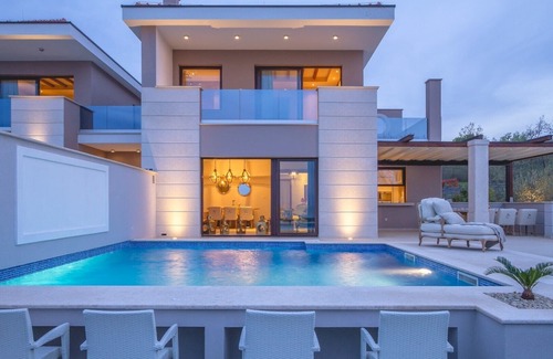 Zidarici Villa | Seafront Villa Prova 1* with a sea view, indoor & outdoor pool on Krk