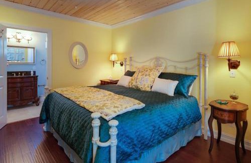 Melbourne Beach Bed & Breakfast | SeaGlass Inn Bed and Breakfast