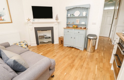 Swanage Cottage | SEAGLIMPSE, pet friendly, country holiday cottage in Swanage