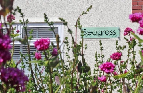 Crantock Cottage | SEAGRASS, pet friendly, country holiday cottage in Newquay