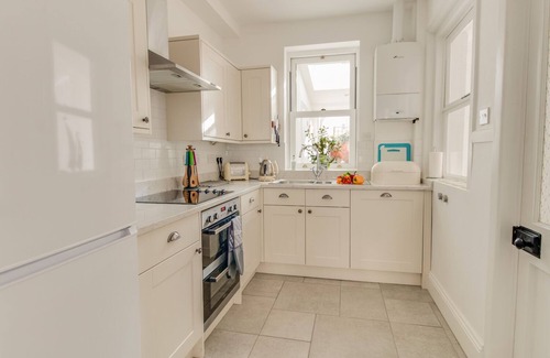 Weymouth House | SEAHORSE COTTAGE, pet friendly, with a garden in Weymouth