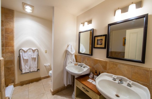 Moss Beach Bed & Breakfast | Seal Cove Inn