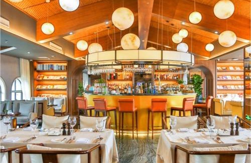 Yongding Hotel | Sean Castle Resort Inn -Zhangjiajie Tianmenshan Cableway Branch-Free hotel to Tianmenshan cableway entrance service