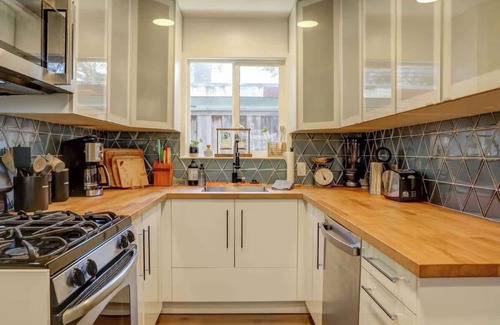 Westside Santa Cruz House | Seas The Day and Skip to the Ocean