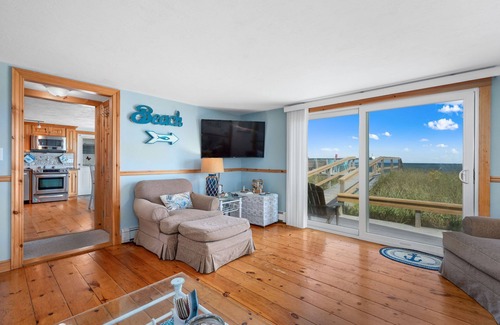 Sagamore Beach House | Seas the Day at Sagamore Beach!