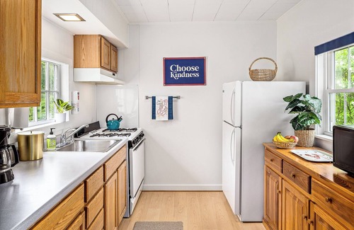 Belfast Hotel | Seascape Motel & Cottages