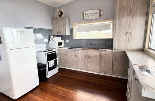 Minnie Water Apartment | 'Seascape Upstairs, TOP NOTCH