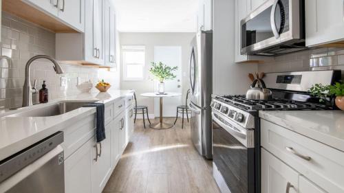 Village of La Jolla Apartment | Seashore Buyout by AvantStay Sleeps 21 7 Spaces