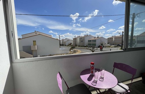 Saint-Hilaire-de-Riez Apartment | Seaside 3-Room Apt, Sleeps 7, Balcony, Parking, Saint-Hilaire-de-Riez