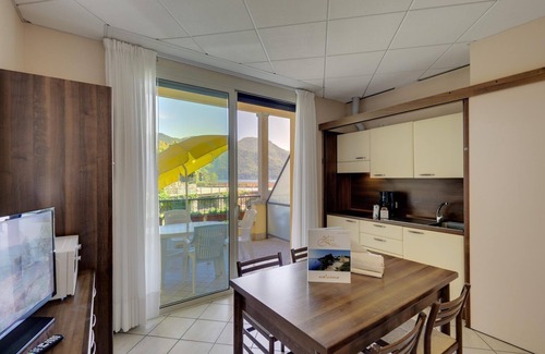 Verbania Apartment | Seaside Apartment in Residence Zust