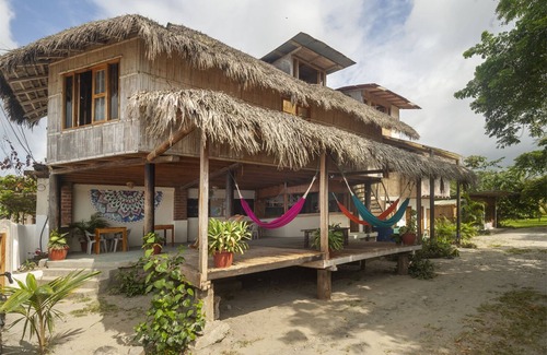 Mompiche Apartment | Seaside Apartment ☀ Watch the Surf, Walk to Town