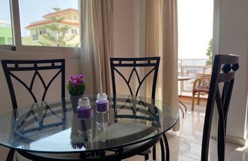 Las Galletas Apartment | Seaside apartment with balcony