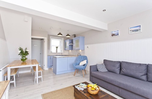 Bournemouth Cottage | Seaside Cottage with panoramic sea views.