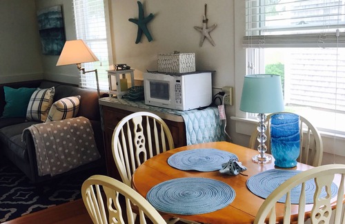 Wellfleet Cottage | Seaside Cozy Wellfleeter Cottage on Mayo Beach with 400 feet of private beach