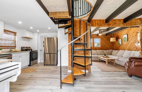 Rodanthe House | Seaside Dream! Newly renovated bungalow close to ocean and sound, pet friendly!