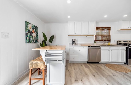 Rodanthe House | Seaside Dream! Newly renovated bungalow close to ocean and sound, pet friendly!