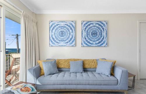 Towradgi Apartment | Seaside Escape - Stunning Vistas over Towradgi Beach