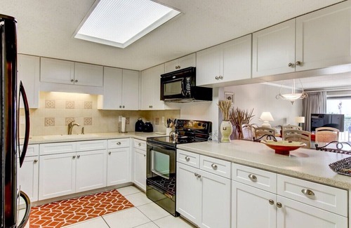 Fernandina Beach Condo | Seaside Escape: Your Coastal Oasis Awaits