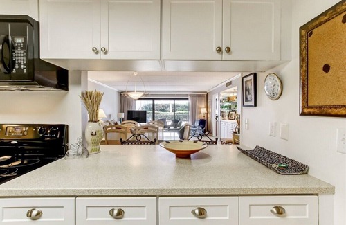 Fernandina Beach Condo | Seaside Escape: Your Coastal Oasis Awaits