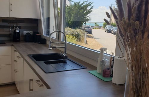 Plouescat House | Seaside house. the sea on both sides of the street. ideal for the ballades