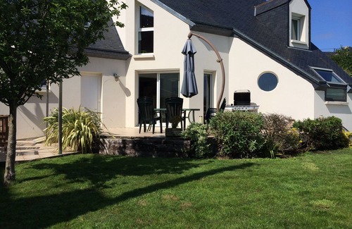 Erquy House | Seaside house with heated pool, beaches and shops on foot.