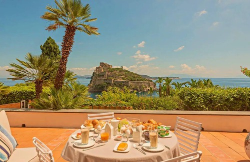 Ischia Porto Apartment | [Seaside Luxury Flat] with mini-pool and breathtaking sea view