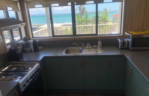 Rangiputa House | Seaside memories in Rangiputa at THE STAGGER INN