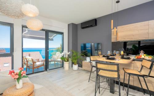 Krizni rat Apartment | Seaside Retreat - ZF Hvar Villa