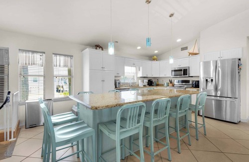 Toilla Segunda House | 🌴Seaside Serenity | Coastal Charm w/Private Pool, Walk to Beach, Pets Welcome