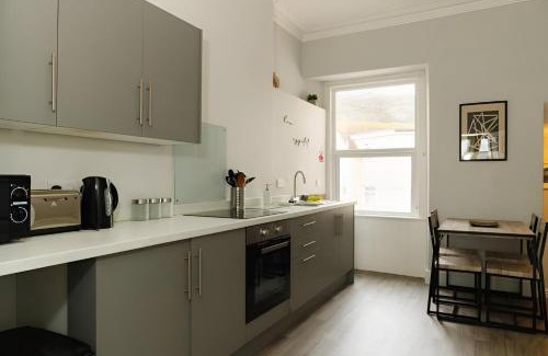 Llandudno Apartment | Seaside Solace 2BR with Scenic Coastline Views