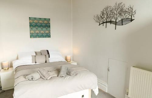 Llandudno Apartment | Seaside Solace 2BR with Scenic Coastline Views