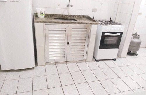 Vila Julia Apartment | SEASONAL APT. GUARUJA ENSEADA - 1 BEDROOM/GARDEN-WI FI!