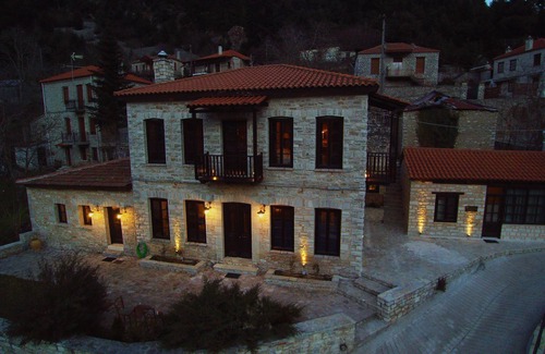 Karpenisi House | Seasons-Winter 5 Bedroom Home 250m2