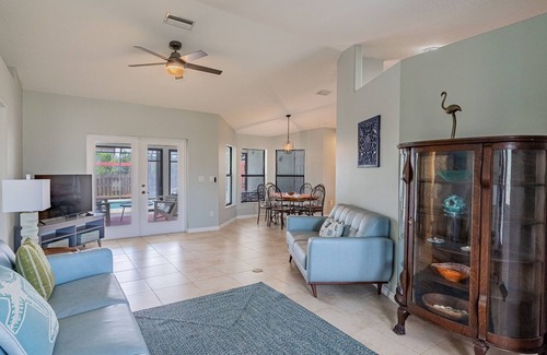 Marineland Acres House | Seastory Summary: Wel