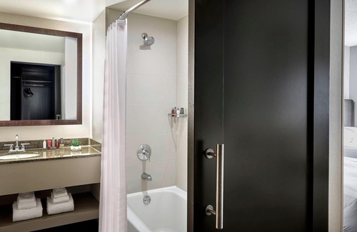 Downtown Hotel | Seattle Marriott Redmond