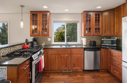 Mann House | Seattle Vacation Home: The Depot