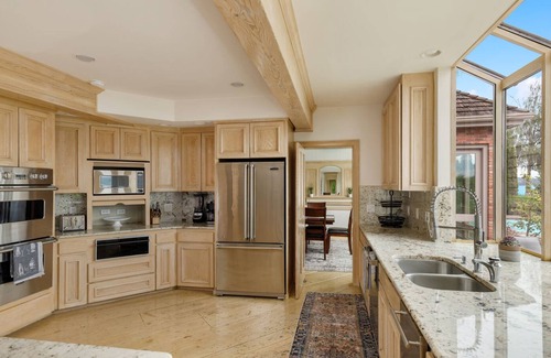 Mercer Island House | Seattle Waterfront Mansion on Lake WA