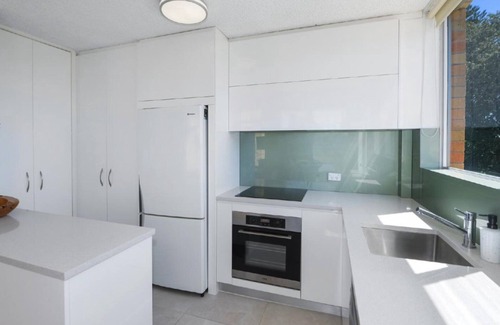 Avoca Beach Apartment | Seaview 1 Fabulous Views & Location