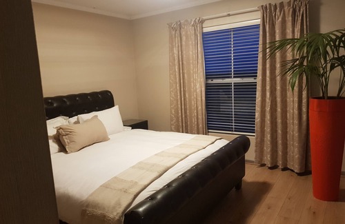 Muizenberg Apartment | seaview apartment Muizenberg,Cape Town