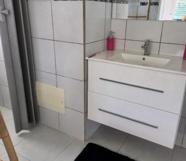 Petit-Bourg Apartment | Seaview